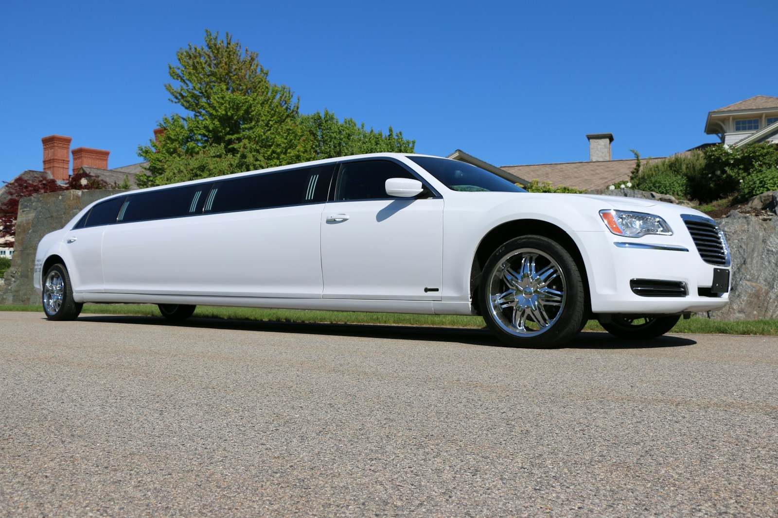 Experience the Best of Barrie: A Guide to Limo Services